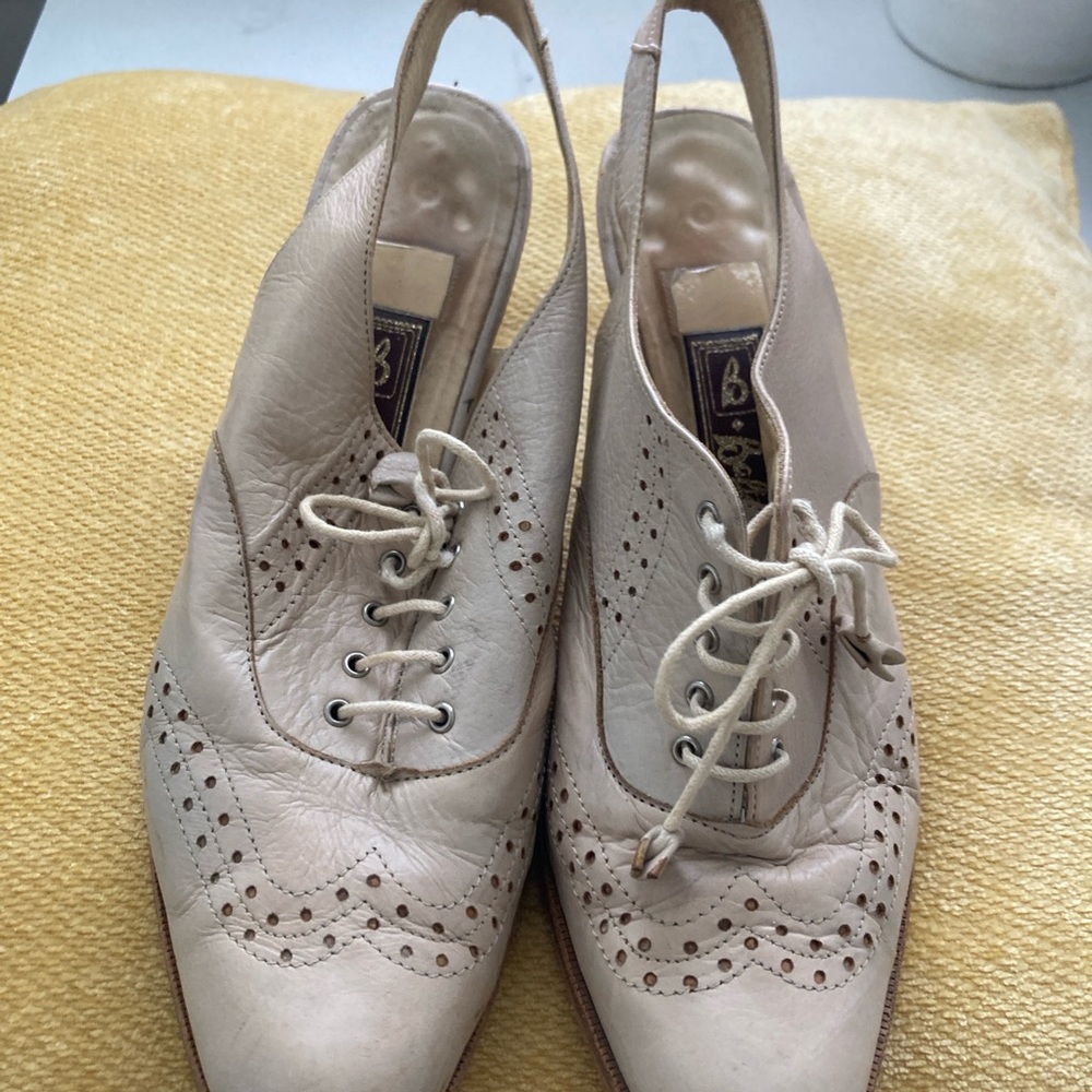 Vintage Balterini cream spectator leather lace up shoe wooden heel sling back